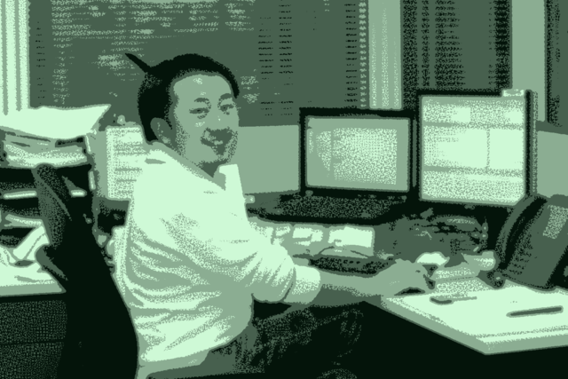 heyedd softwares — at the desk