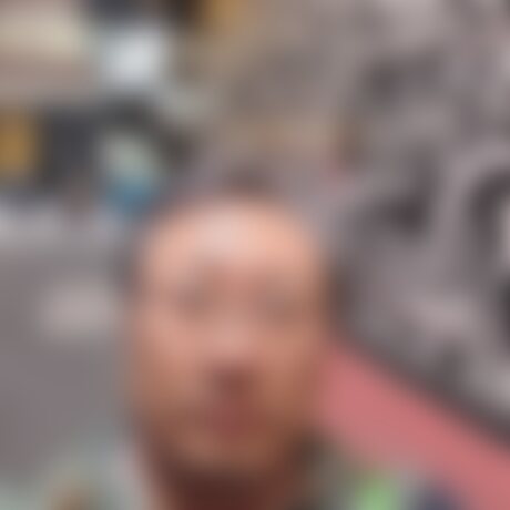 Stylised, blurred portrait of the developer behind heyedd